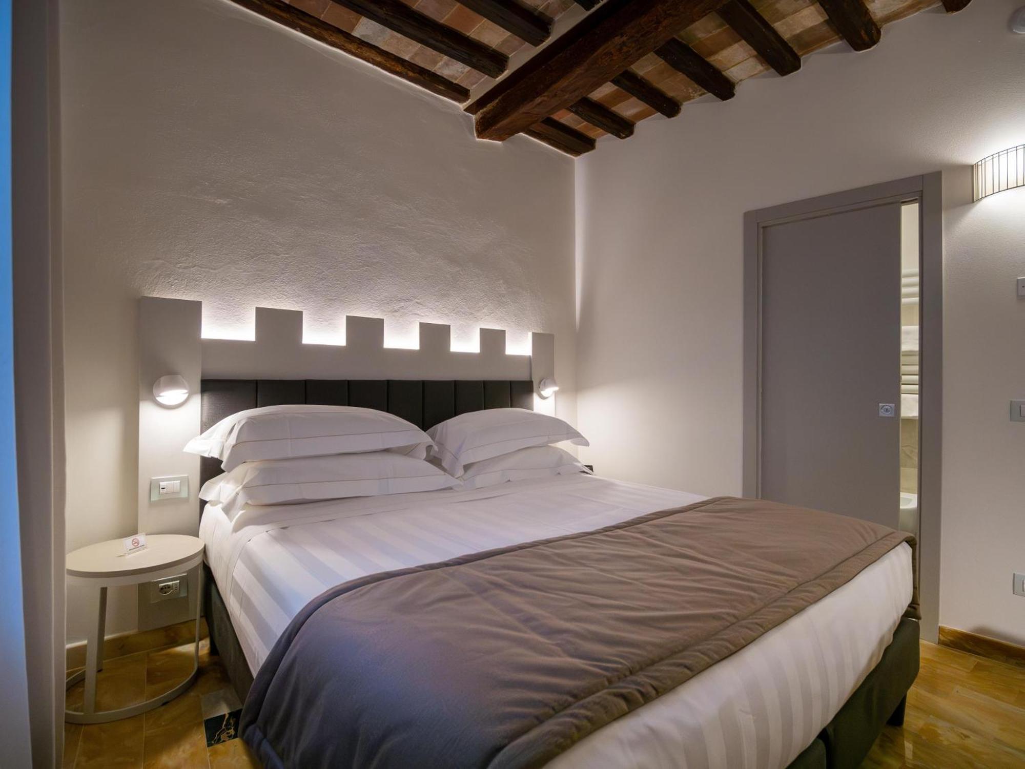 Hotel Torre Del Fuggisole à Sienne Extérieur photo