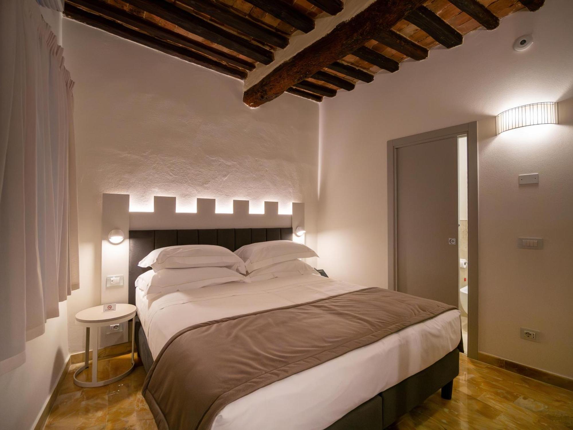 Hotel Torre Del Fuggisole à Sienne Extérieur photo